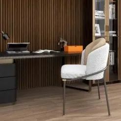 Alternative view of Gaia Lorenzo