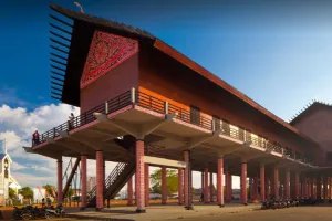 rumah adat kalimantan barat