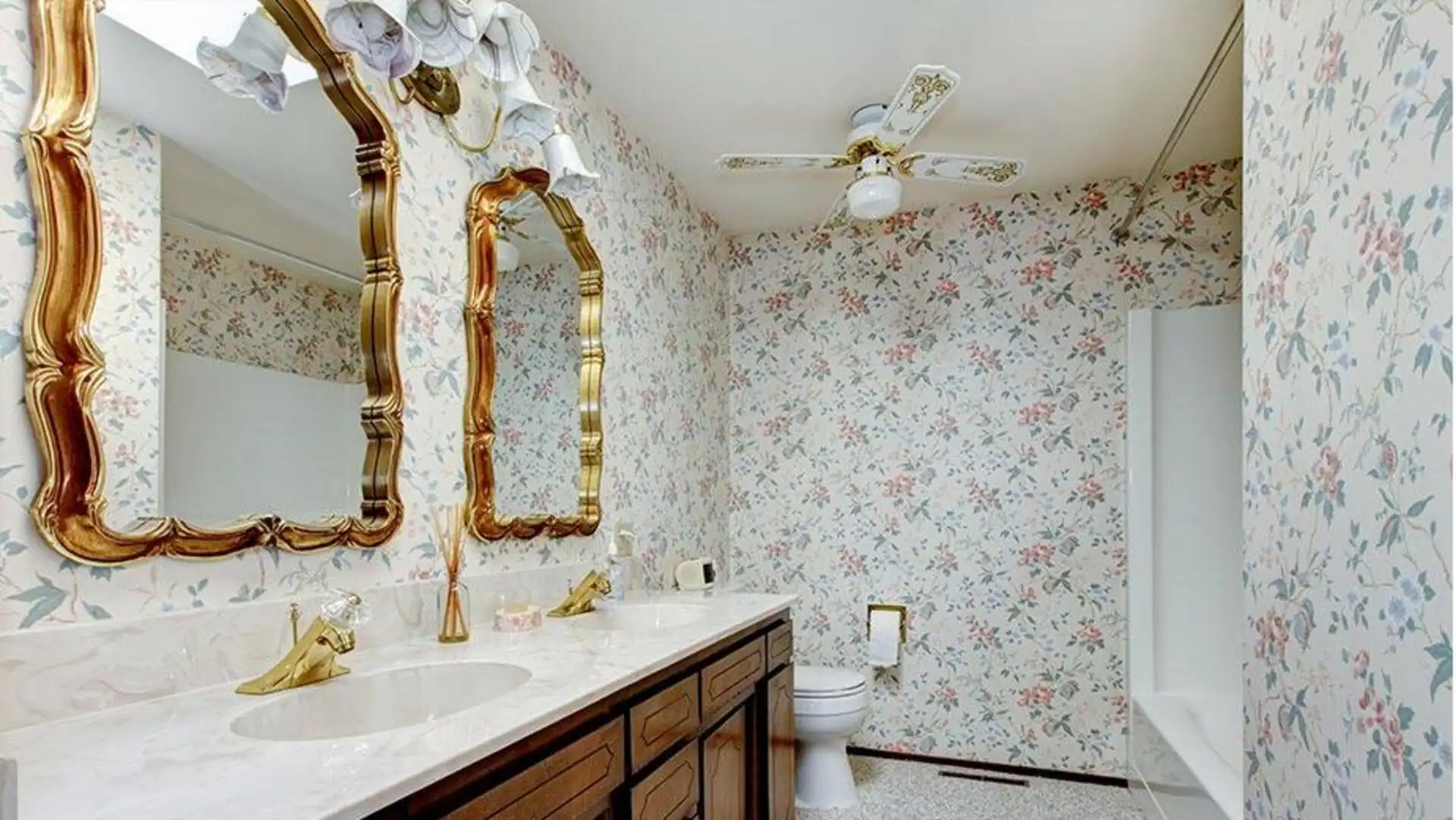 desain wallpaper dinding motif bunga